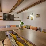 8bd Retreat In Comfort&mountain Charm By Flat Mаnager Дом отдыха