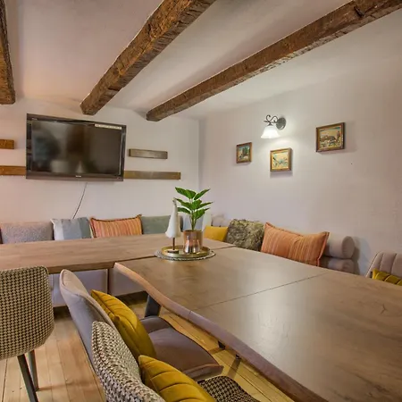 8bd Retreat In Comfort & Mountain Charm By Flat Mаnager Ferienhaus